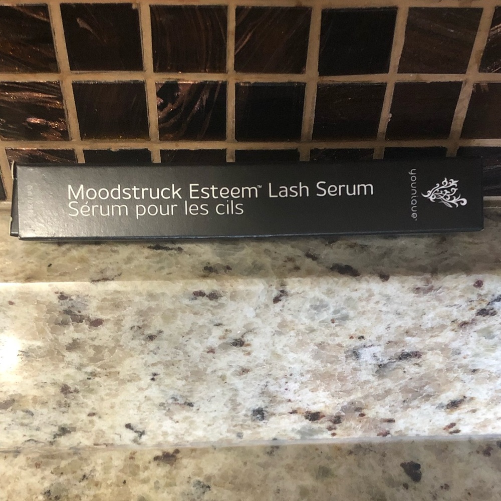Lash growth serum